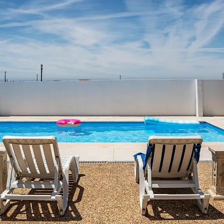 Wake Up With The Sea Breeze- House With Pool Ap3 *