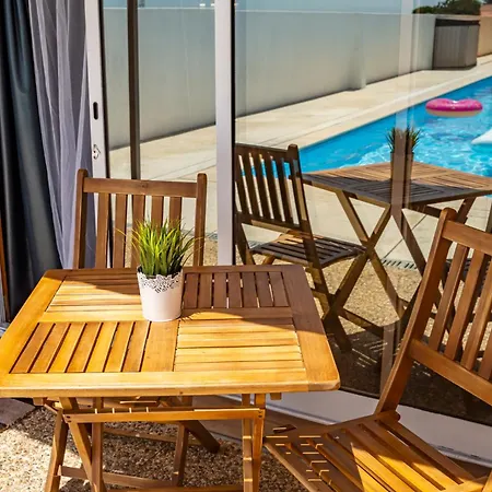 Wake Up With The Sea Breeze- House With Pool Ap3