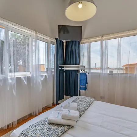 Wake Up With The Sea Breeze- House With Pool Ap3 *