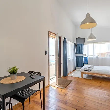 Apartment Wake Up With The Sea Breeze- House With Pool Ap3
